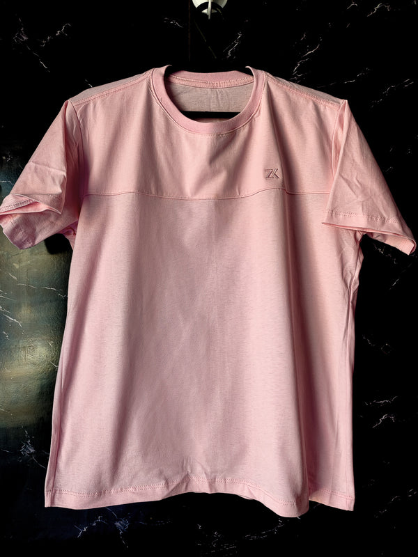 Camiseta Detalhada no Peito - Rosa Bebê