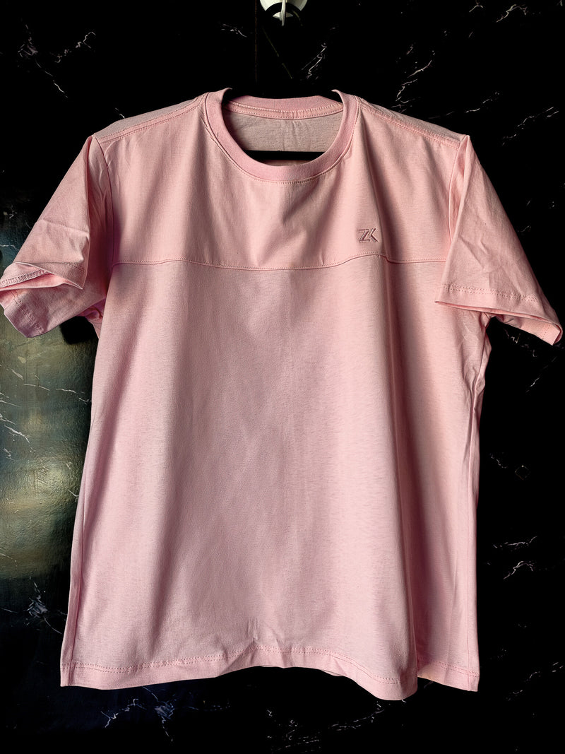 Camiseta Detalhada no Peito - Rosa Bebê