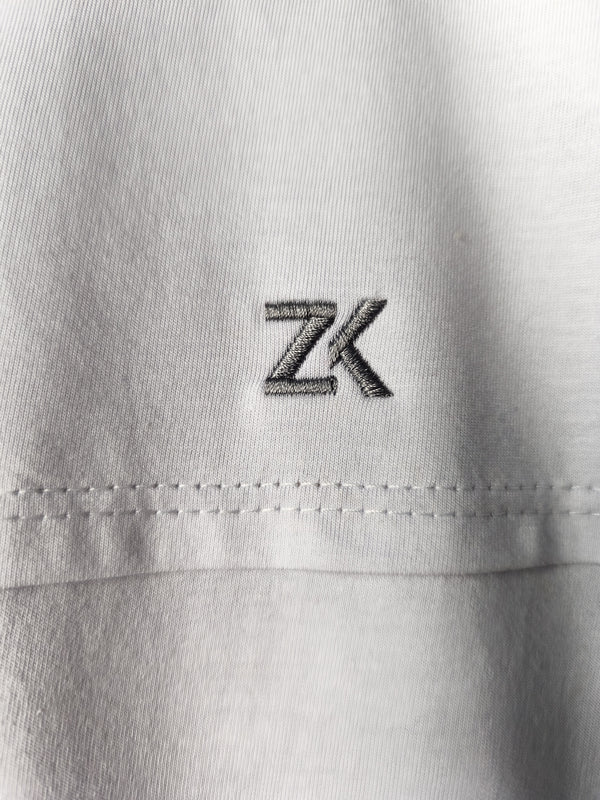 Camiseta Detalhada no Peito - Branca