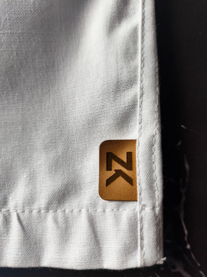 Short Casual Com Etiqueta Lateral ZenK - Branco